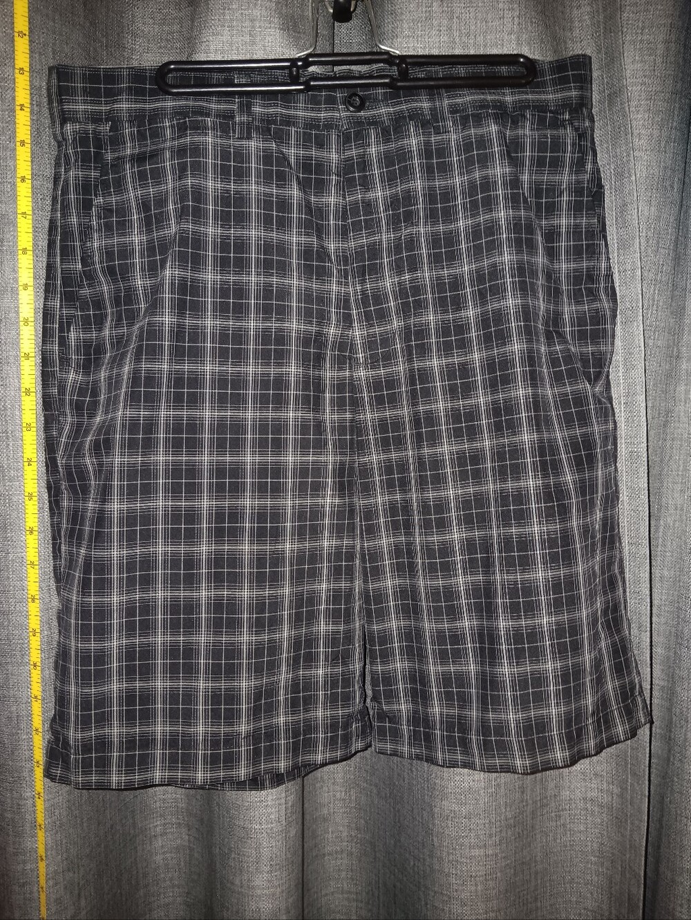 Ben Hogan Black and Gray Plaid Flat Front Shorts Mens 30